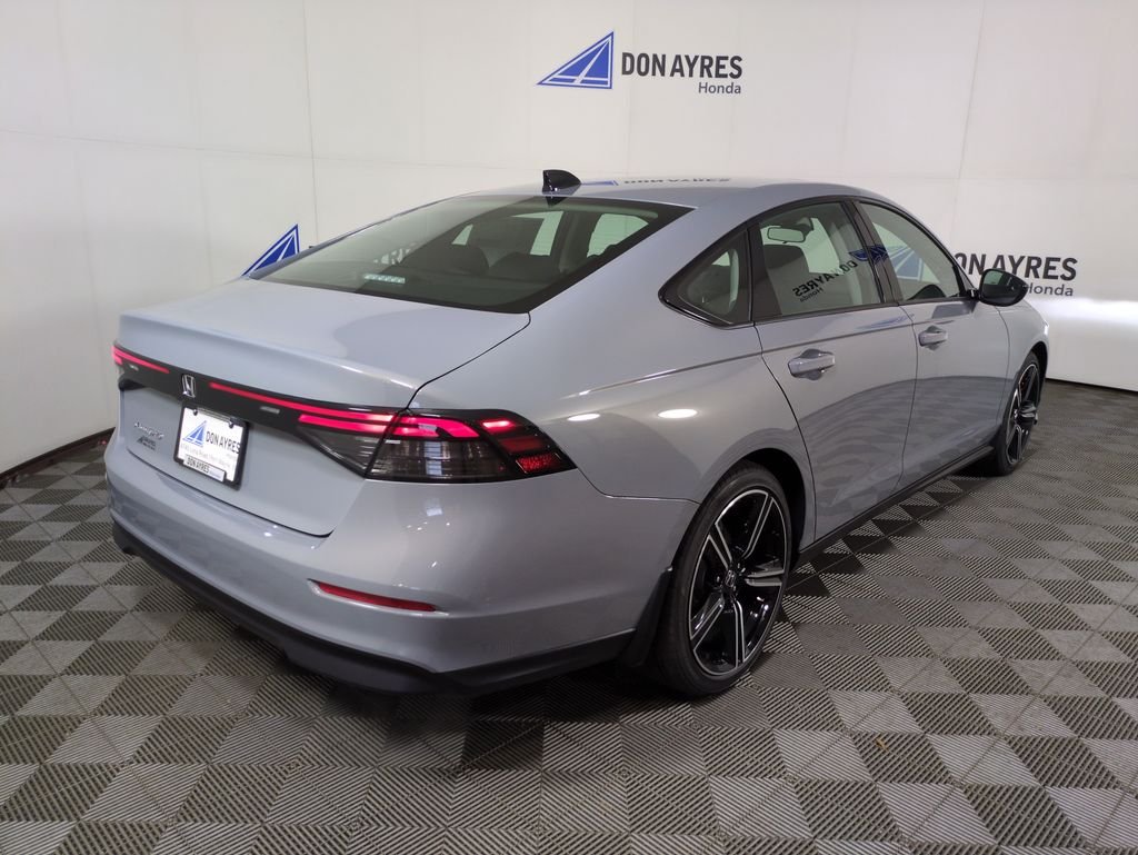 New 2026 Urban Gray Pearl Honda SE image 5