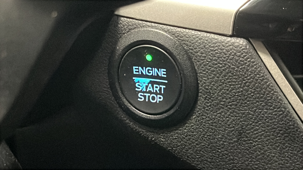 Used 2022 Iced Blue Silver Metallic Ford SE image 21