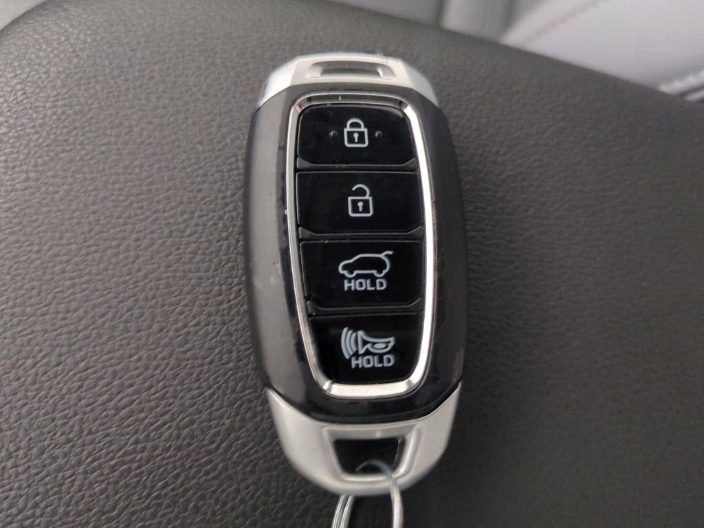 Used 2021 Red Hyundai Ultimate image 38