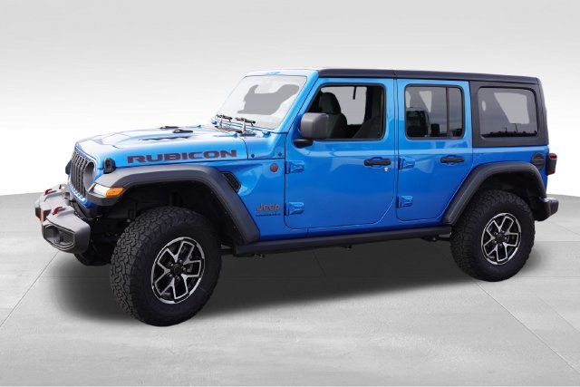 Used 2025 Hydro Blue Pearlcoat Jeep Rubicon image 10