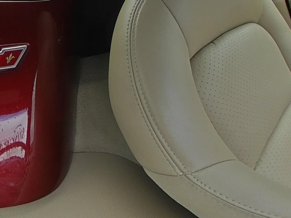 Used 2006 Monterey Red Met Tintcoat Chevrolet NA image 14