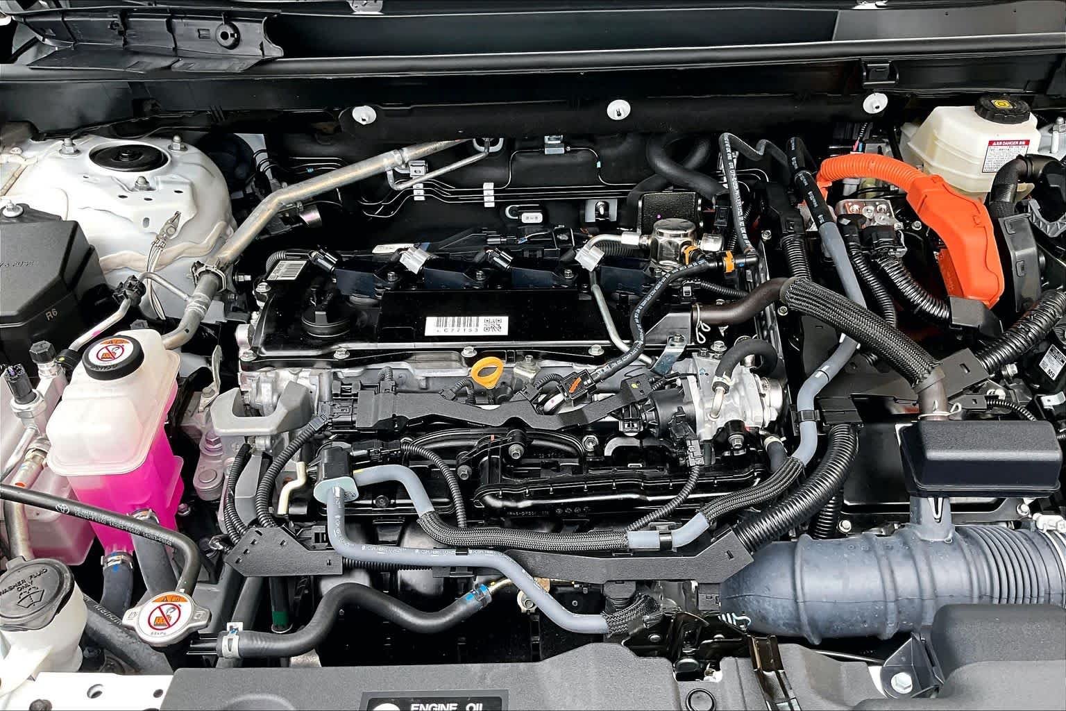 Used 2025 Ice Cap Toyota Hybrid XLE image 32