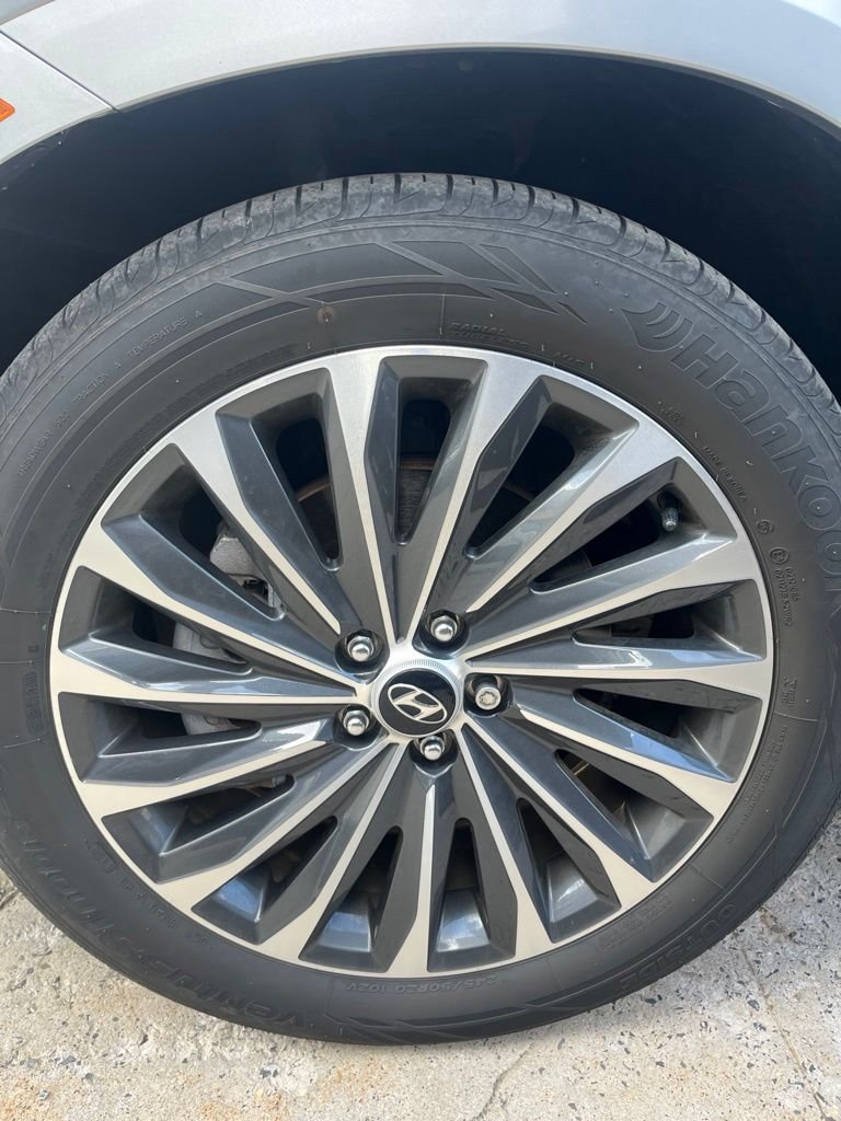 Used 2024 Silver Hyundai Calligraphy image 7