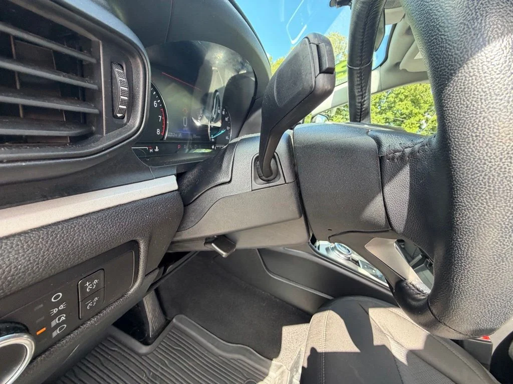 Used 2023 Black Ford XLT image 17
