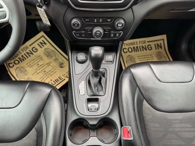Used 2022 Crystal Metallic Jeep X image 27