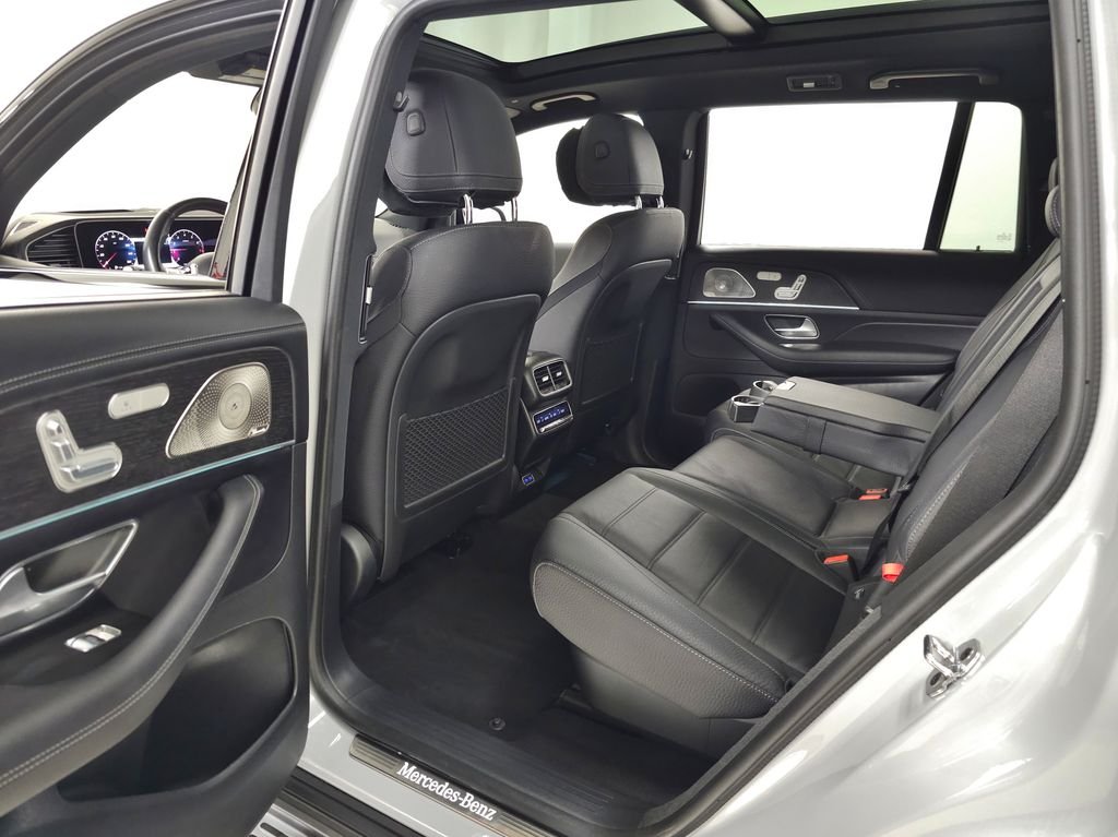 Used 2025 White Mercedes-Benz GLS 580 image 44
