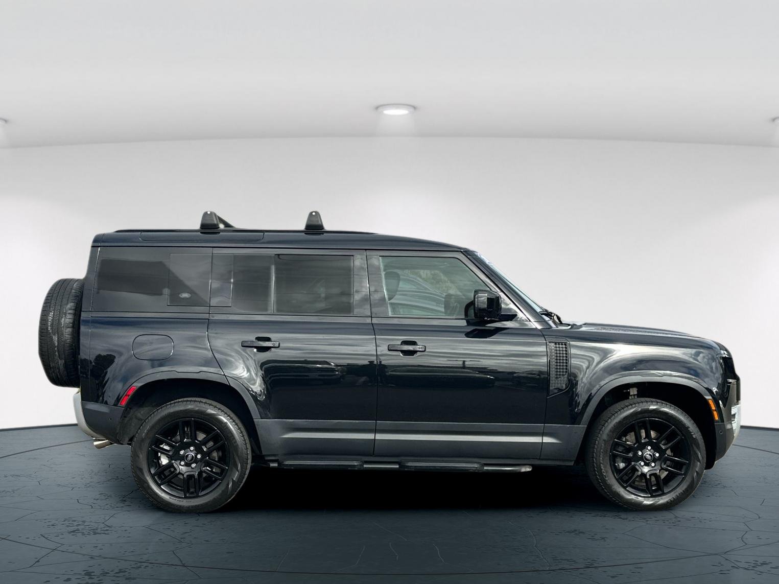 Used 2022 Santorini Black Metallic Land Rover S 4D Sport Utility image 7
