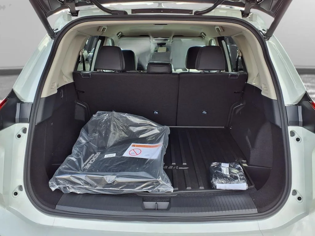 New 2026 Everest White Pearl TriCoat Nissan Rock Creek® image 25