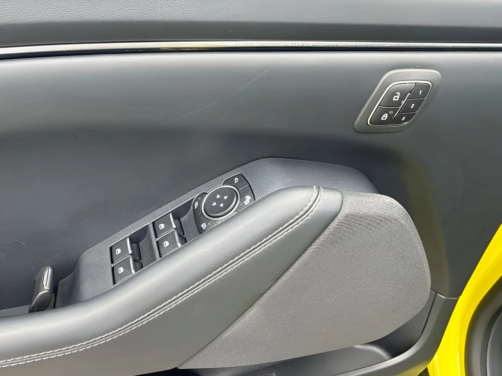Used 2025 Yellow Ford Select image 16