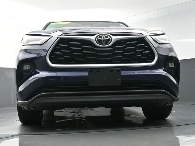Used 2021  Toyota XLE image 34