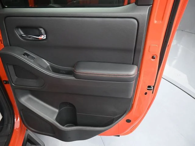 2025 Nissan Frontier PRO-X - Photo 12