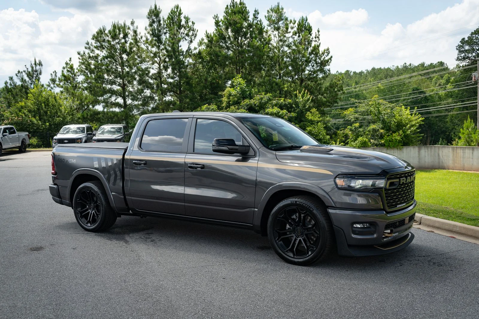 New 2026 Granite Crystal Metallic Clear-Coat Exterior Paint RAM Big Horn with DC 650 Supercharged Package image 29