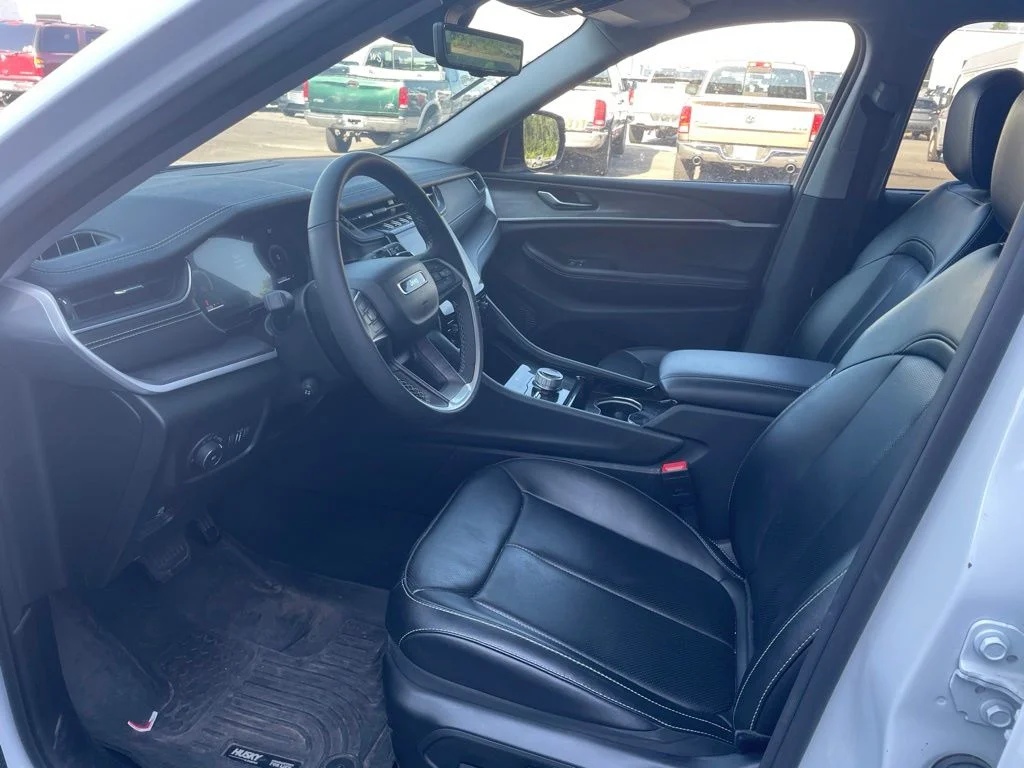 Used 2023 White Jeep Limited image 11