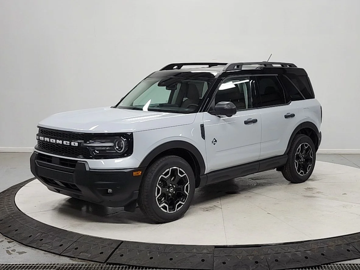New 2026 Space White Metallic Ford Outer Banks® image 3