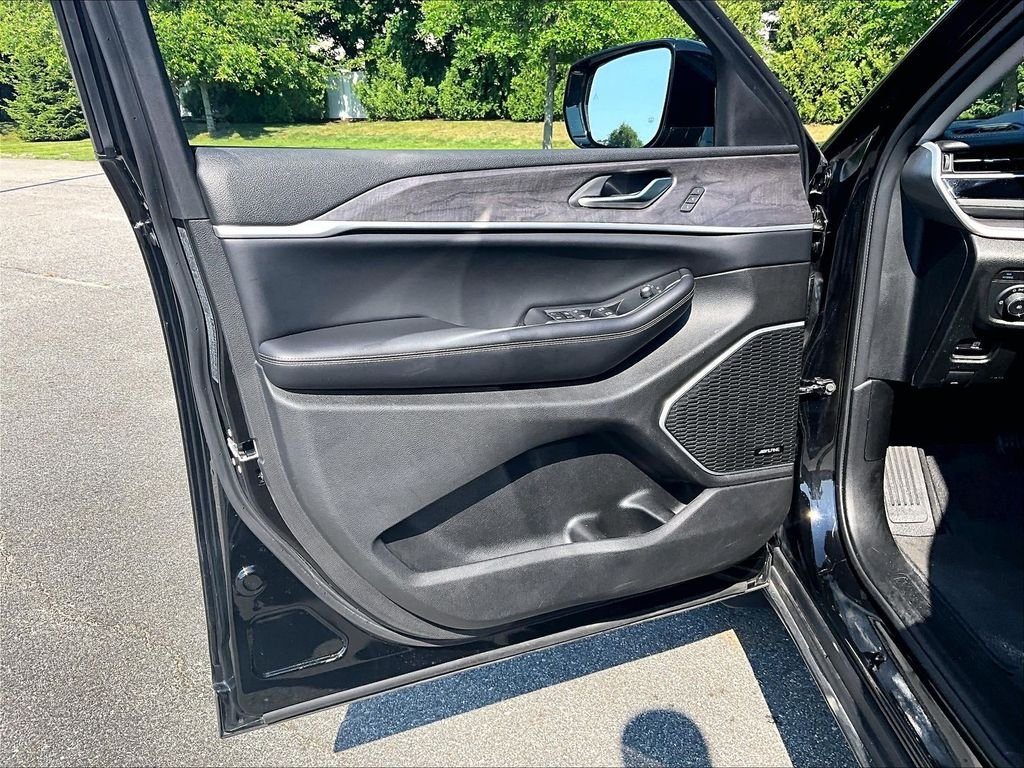 Used 2023 Black Jeep 4xe image 9