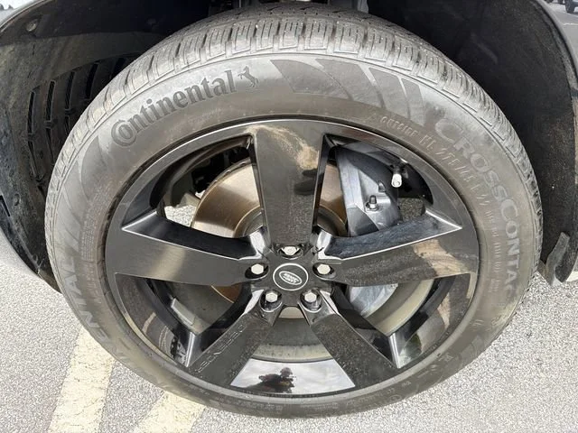 Used 2025 White Land Rover 130 P400 X-Dynamic SE image 11