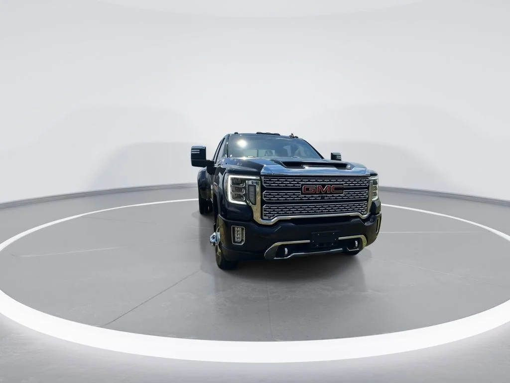 Used 2023 Black GMC Denali image 3