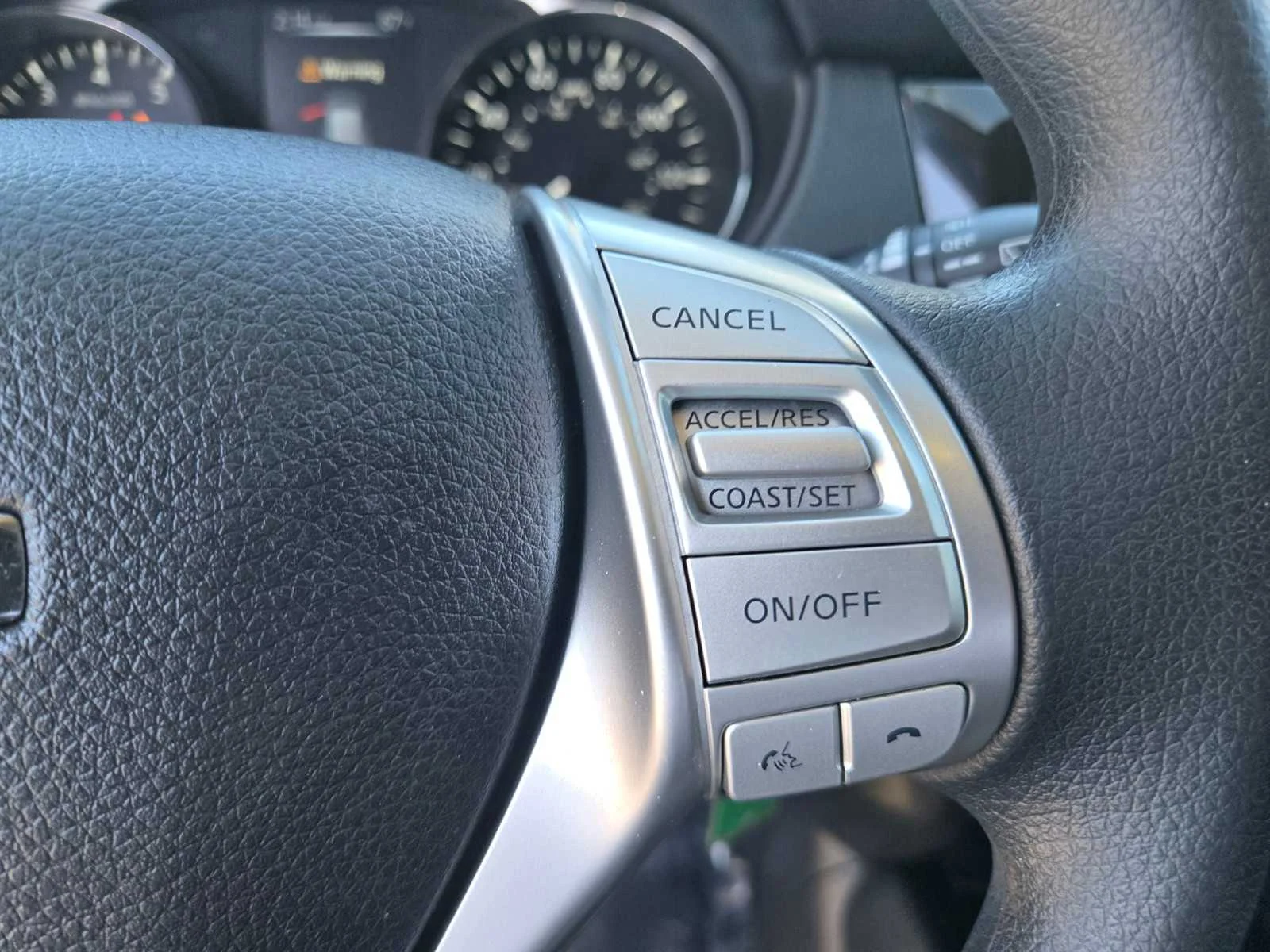 Used 2016  Nissan SV image 23