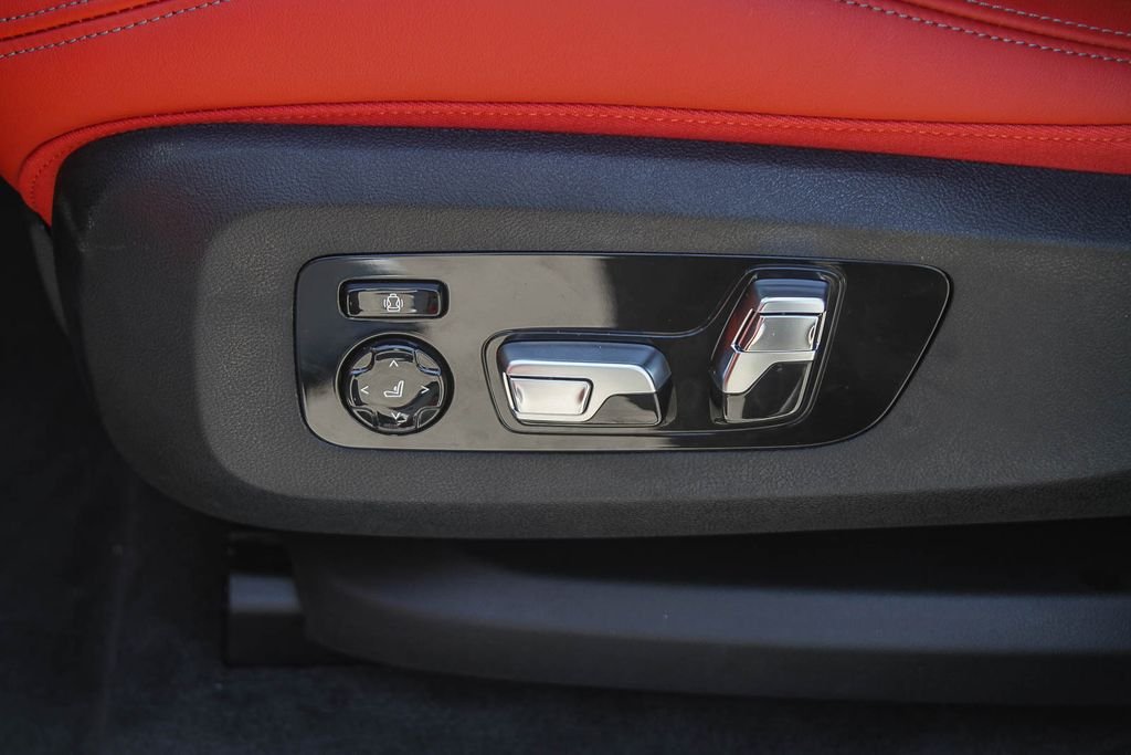 New 2026 Mineral White Metallic BMW Label image 18