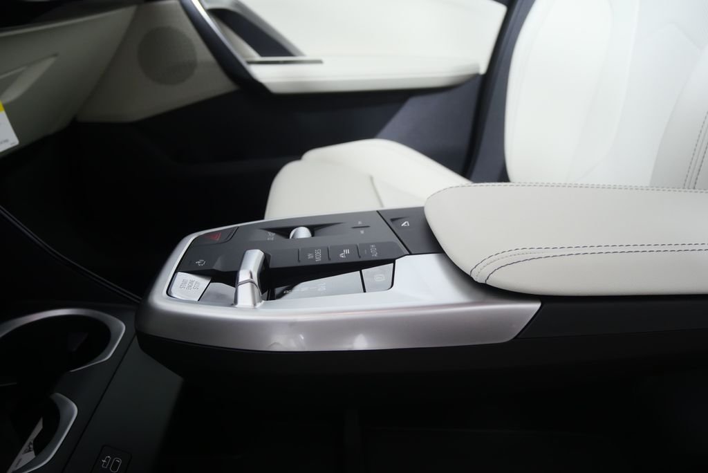 New 2026 Black Sapphire Metallic BMW xDrive28i image 21