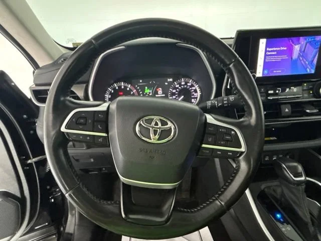 Used 2023 Black Toyota L image 3