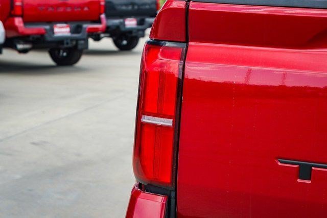 2026 Toyota Tacoma SR5 - Photo 7