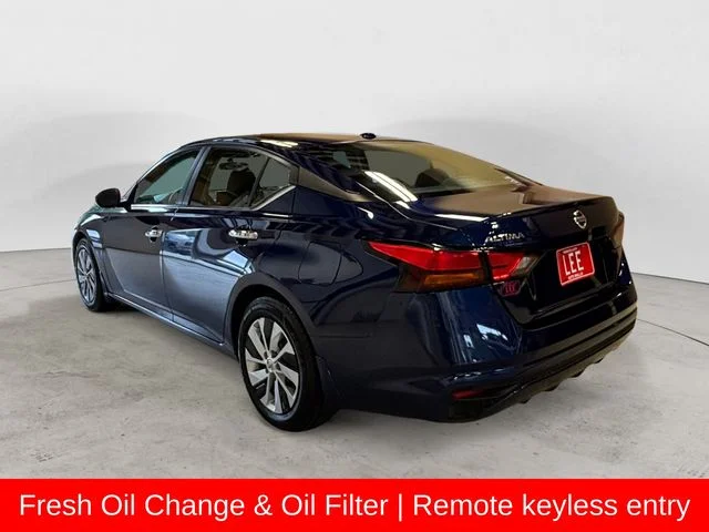 Used 2019 Deep Blue Pearl Nissan 2.5 S image 3