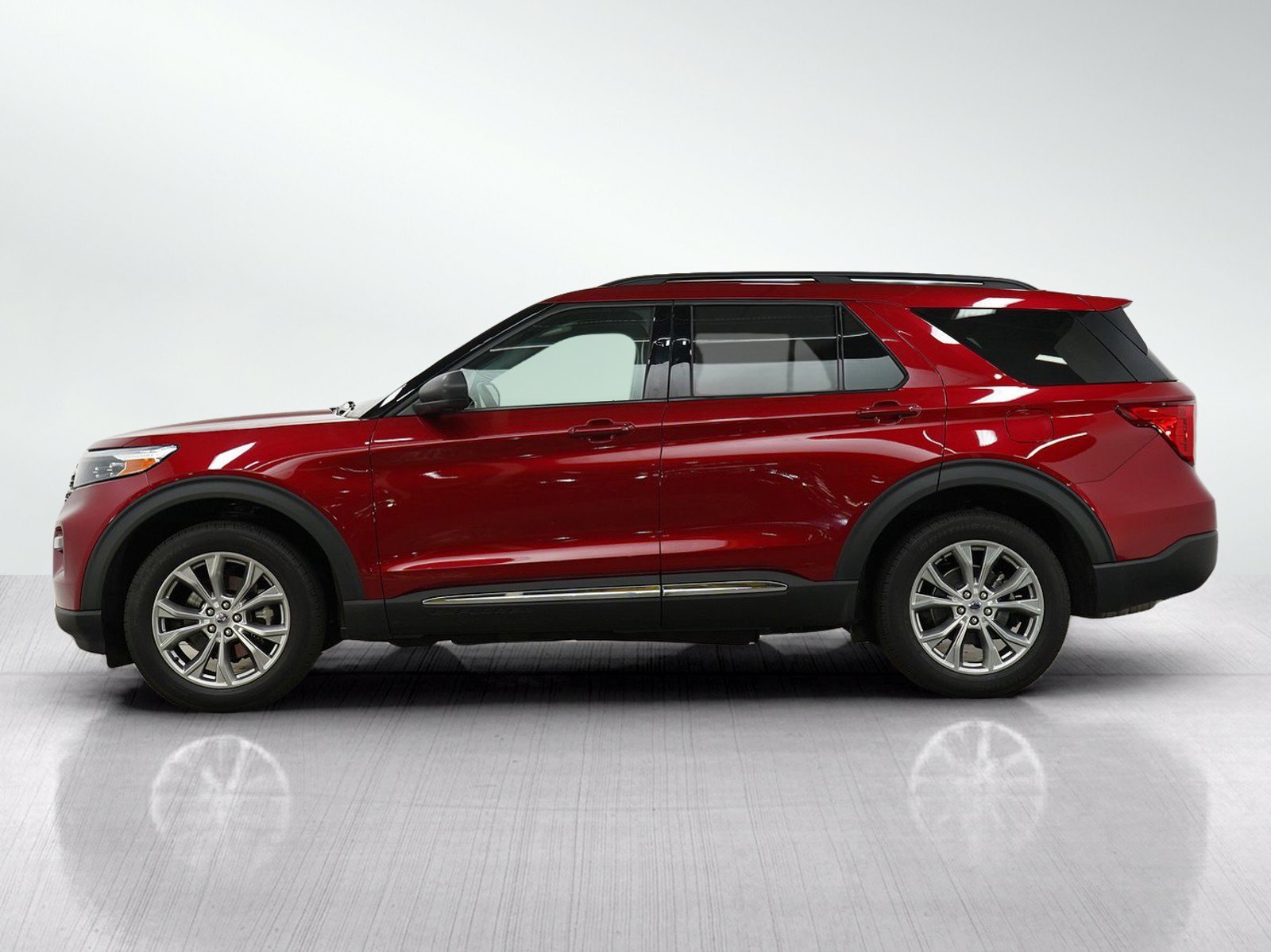 Used 2022 Ford Explorer XLT with VIN 1FMSK8DH4NGA29609 for sale in South Saint Paul, Minnesota