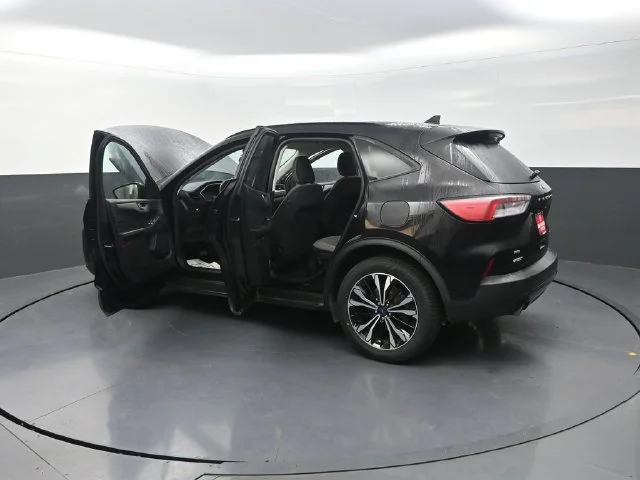Used 2021 Black Ford SE image 43
