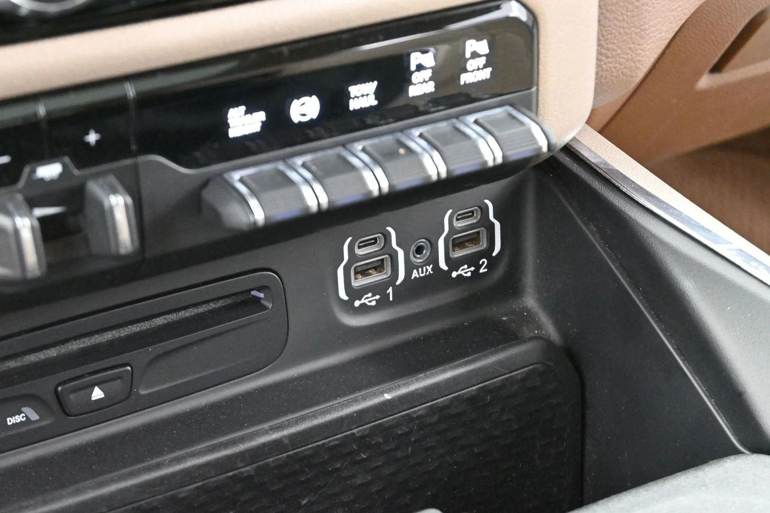 Used 2019 Black Forest Green Pearlcoat Ram Laramie image 19