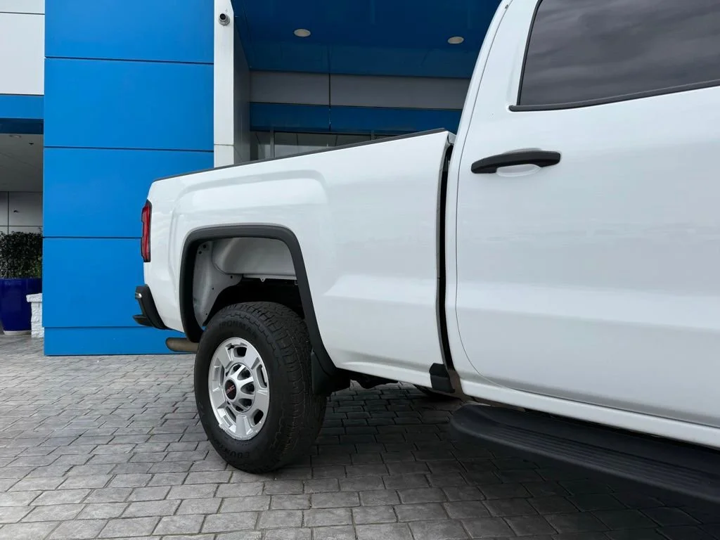 Used 2017 SUMMIT WHITE GMC DOUBL CAB 2WD 144 image 5