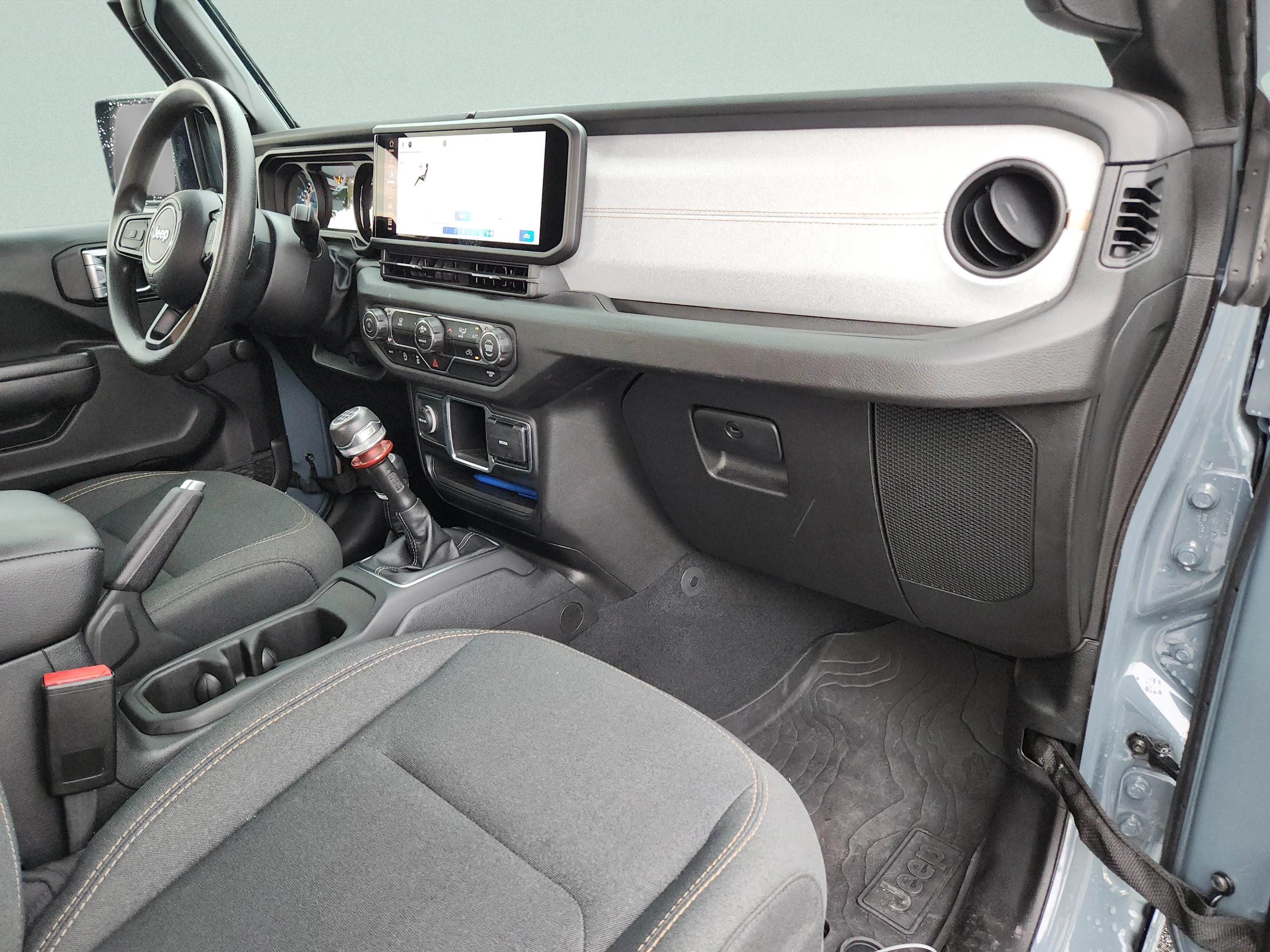 Used 2024 Anvil Clear Coat Jeep Sport image 17