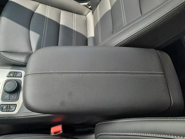 Used 2024 Black GMC Denali image 27