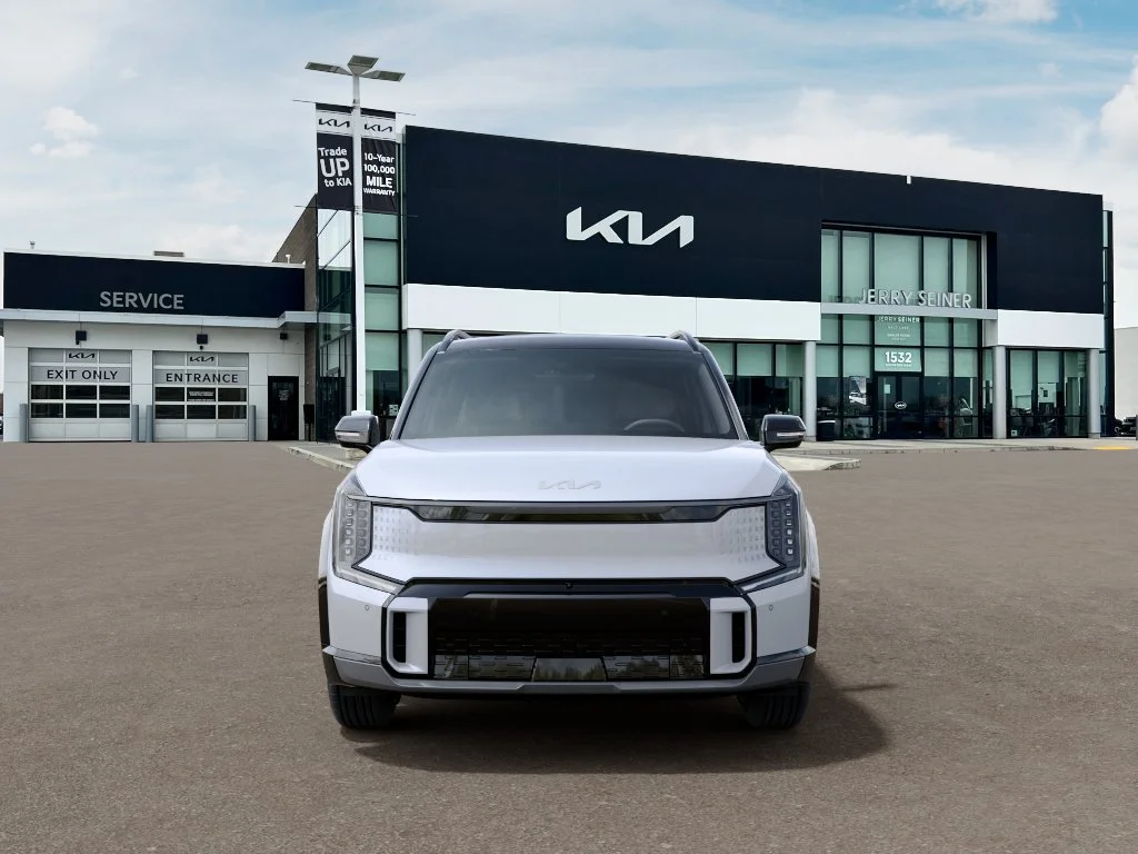 New 2026 Glacial White Pearl/Ebony Black Roof Kia GT-Line image 2