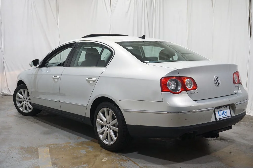 Used 2010 Silver Volkswagen Komfort image 8