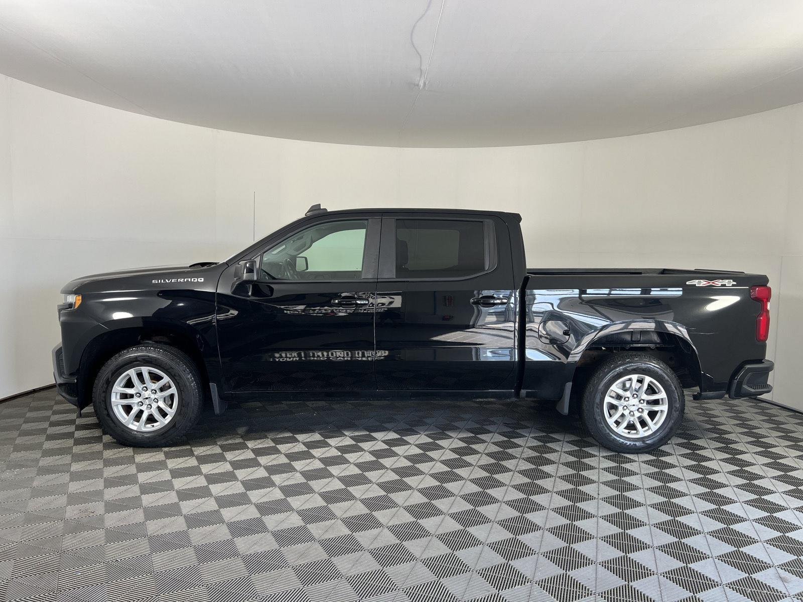 Used 2019 Black Chevrolet RST image 28