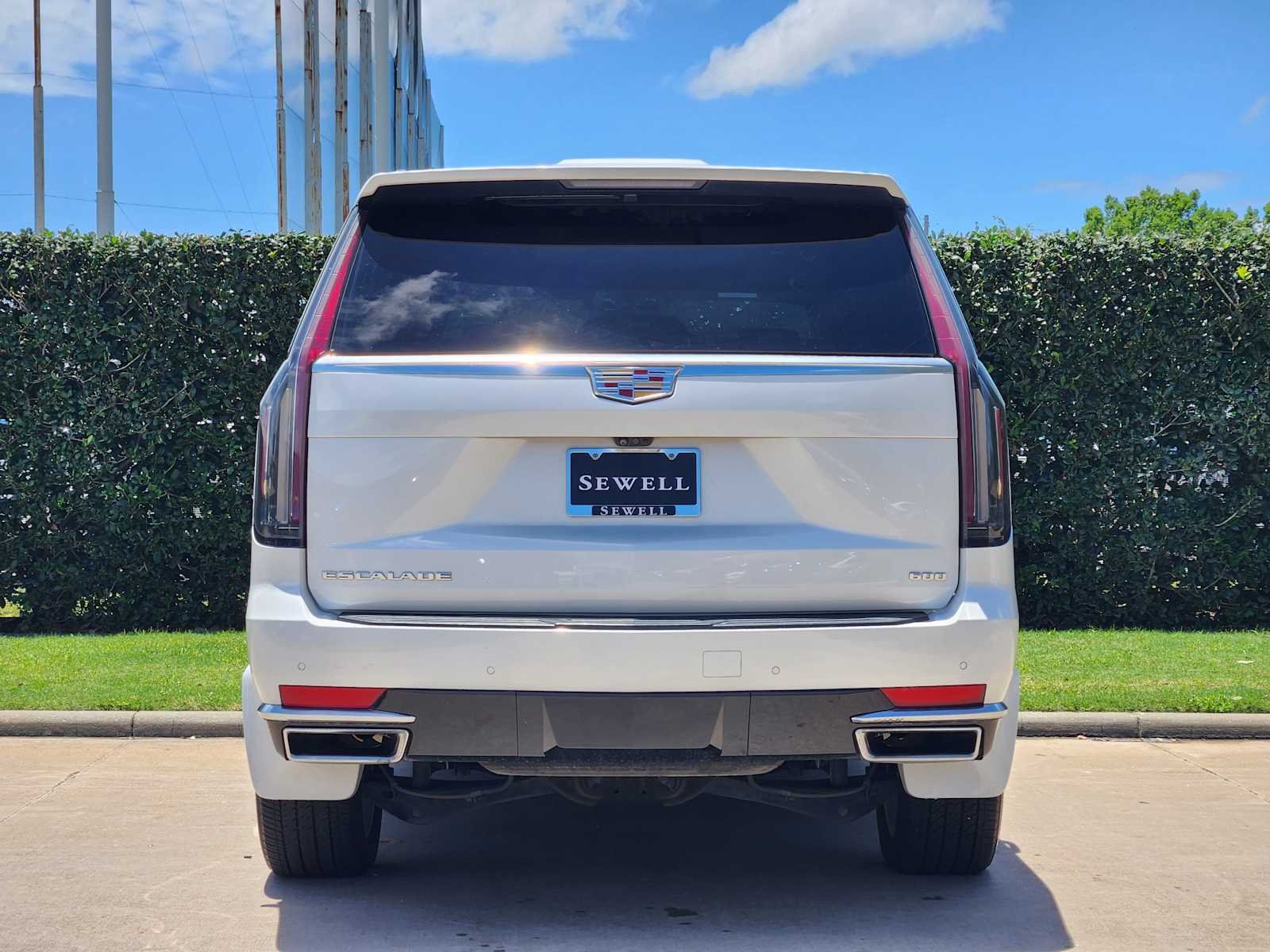 Used 2021 Crystal White Tricoat Cadillac Premium Luxury image 5