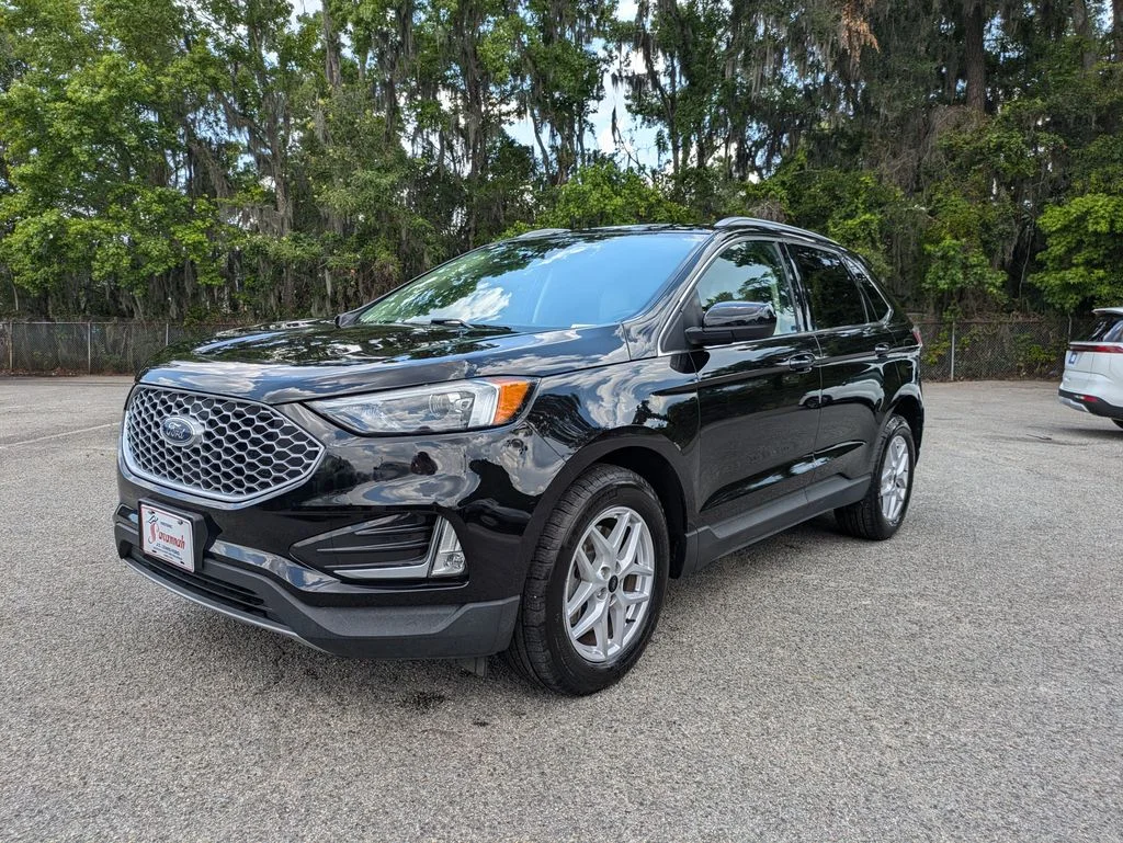 Certified Used 2024 Agate Black Metallic Ford SEL image 8