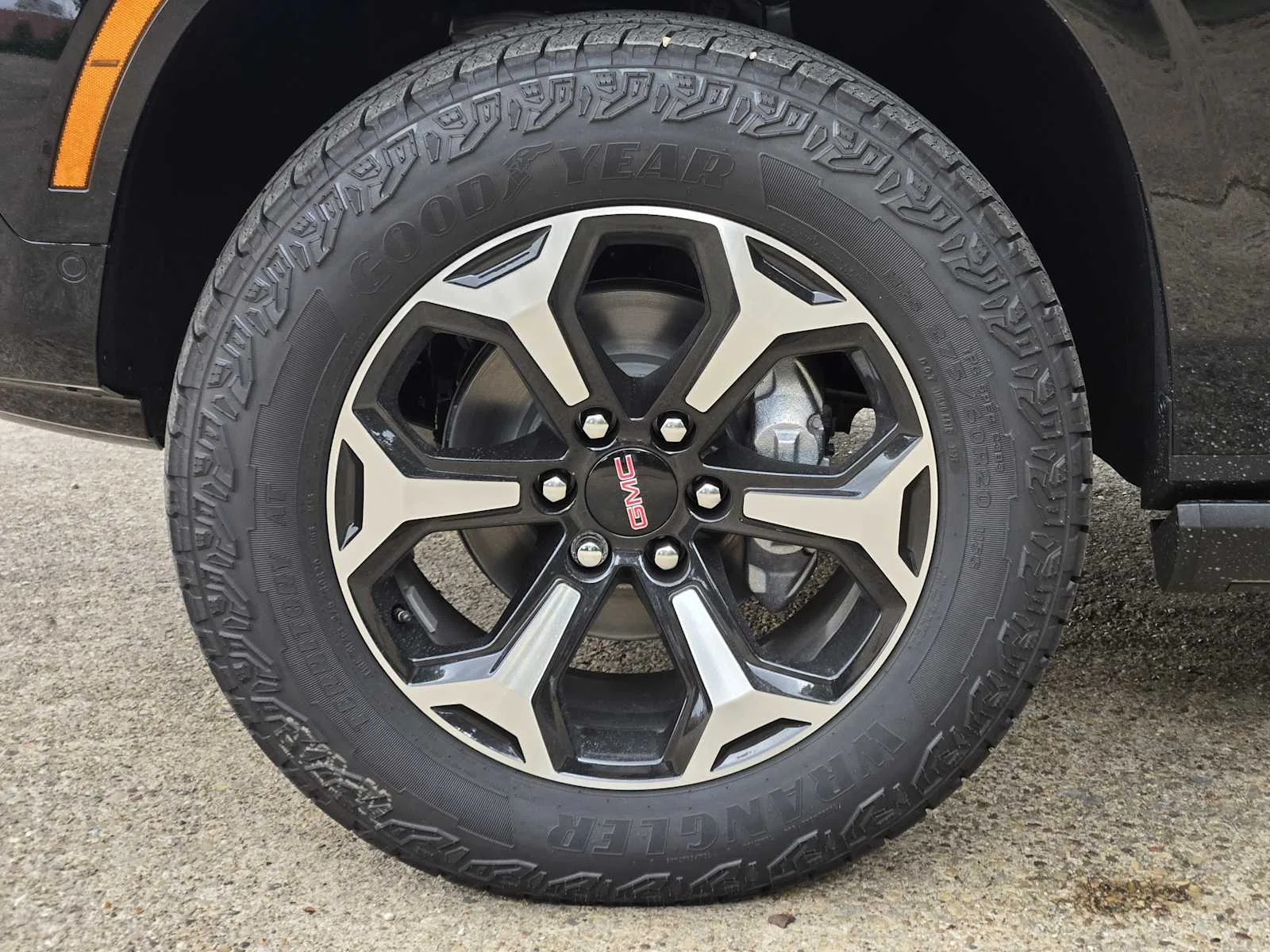 New 2026 Onyx Black GMC AT4 image 7