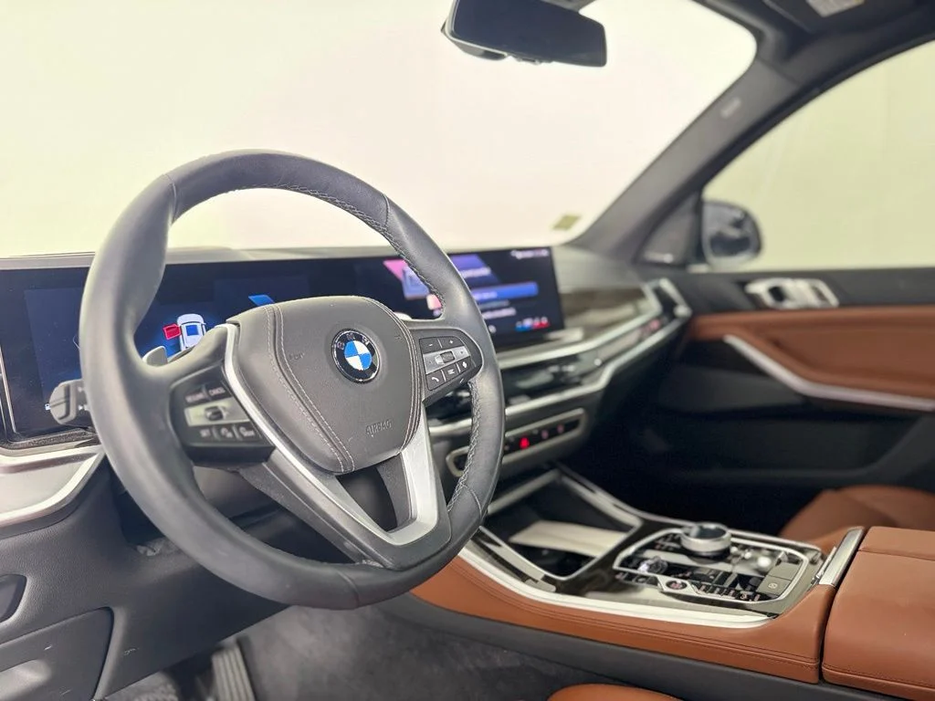 Certified Used 2025 Mineral White Metallic BMW xDrive40i image 15