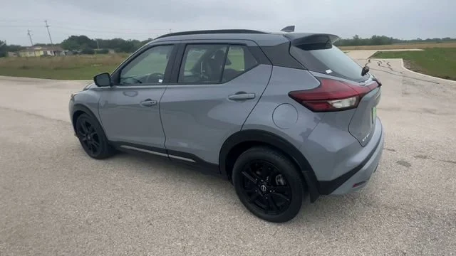 Used 2023 Gray Nissan SR Xtronic CVT image 6