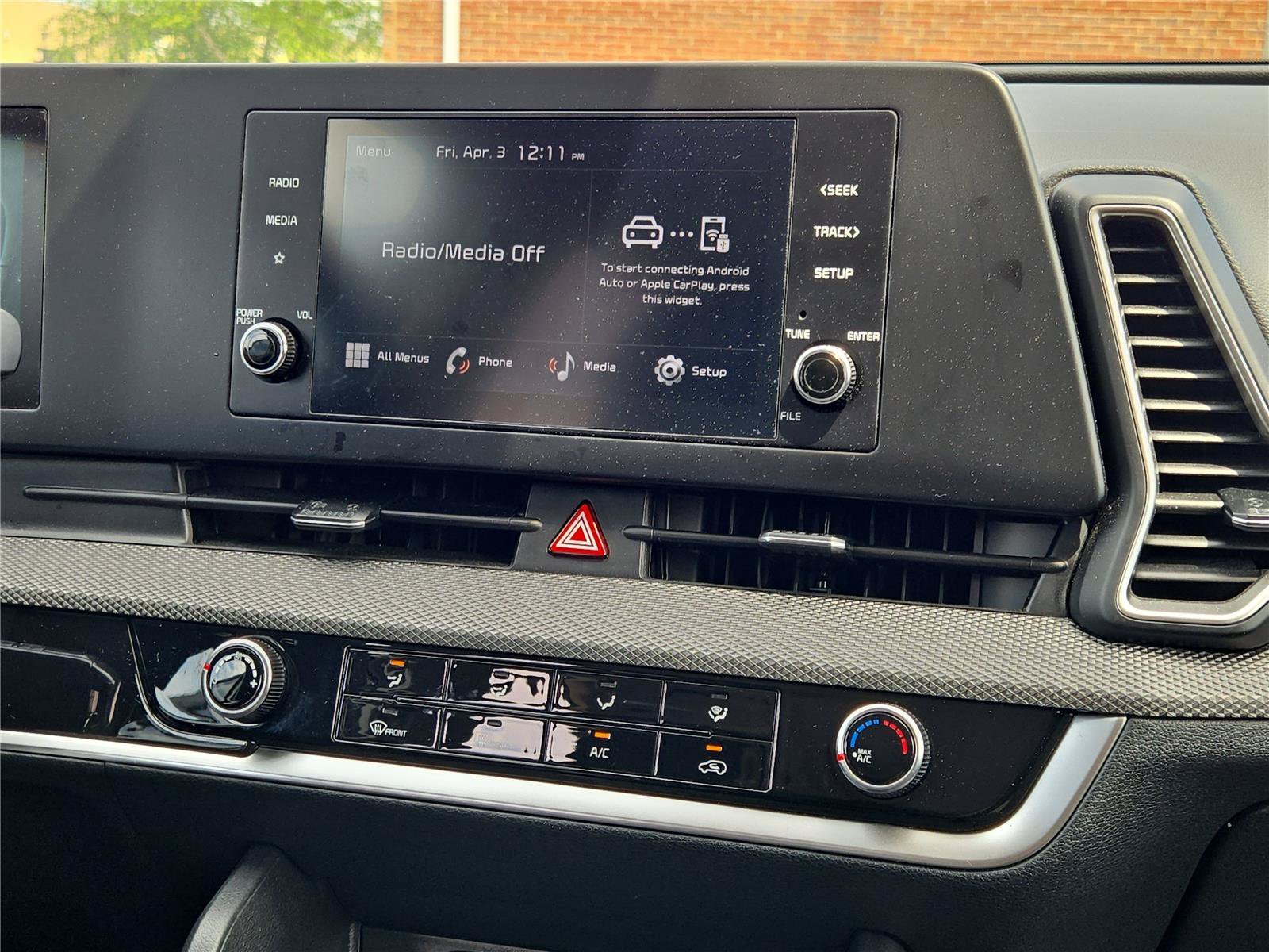 2025 Kia Sportage LX - Photo 16