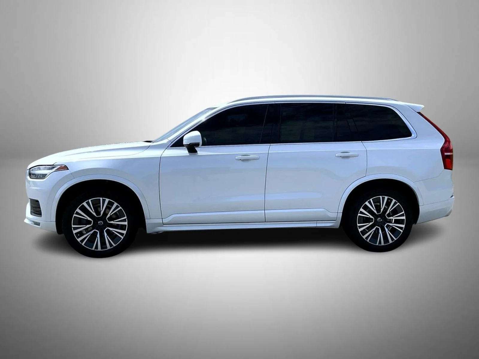 Used 2020 White Volvo T5 Momentum image 8
