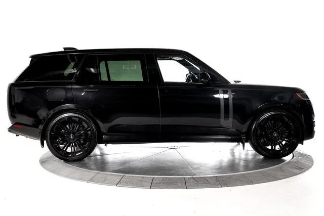 Used 2025 Santorini Black Metallic Land Rover SE image 8