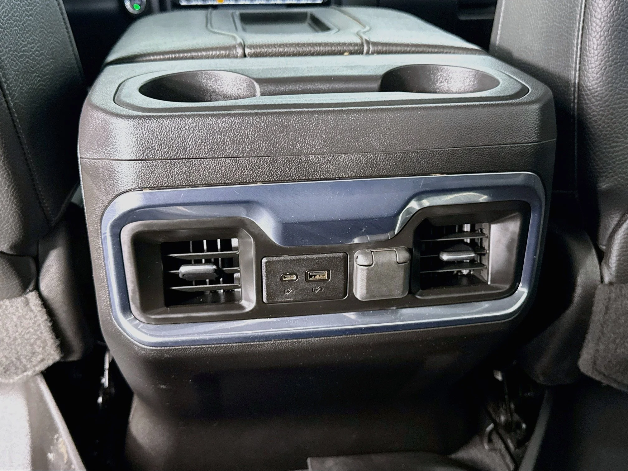 Used 2022 Ebony Twilight Metallic GMC Denali image 28