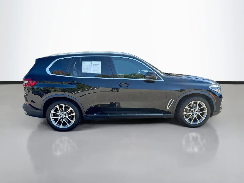 Used 2023 Jet Black BMW xDrive40i image 8