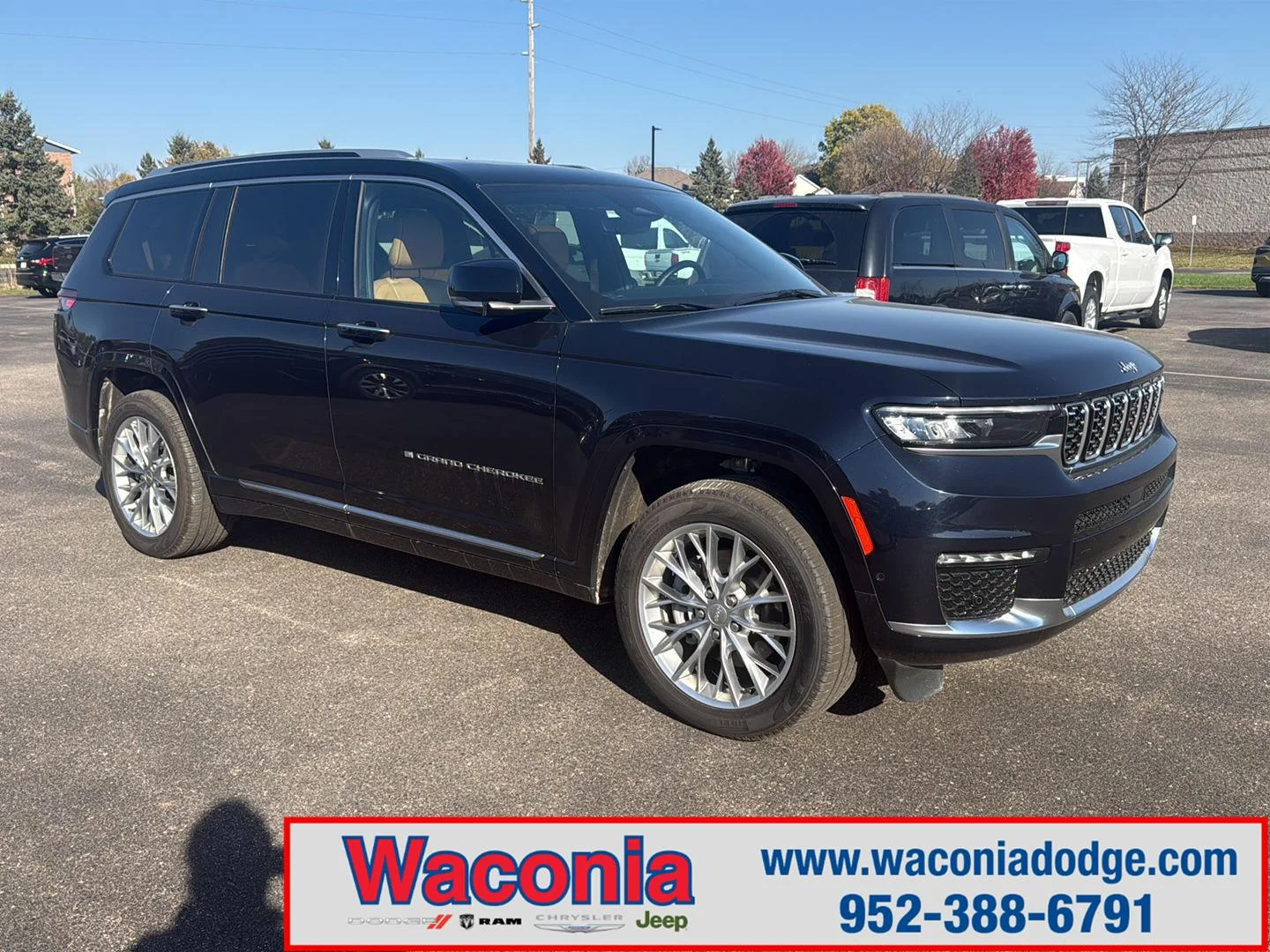 Used 2023 Midnight Sky Jeep Summit image 1