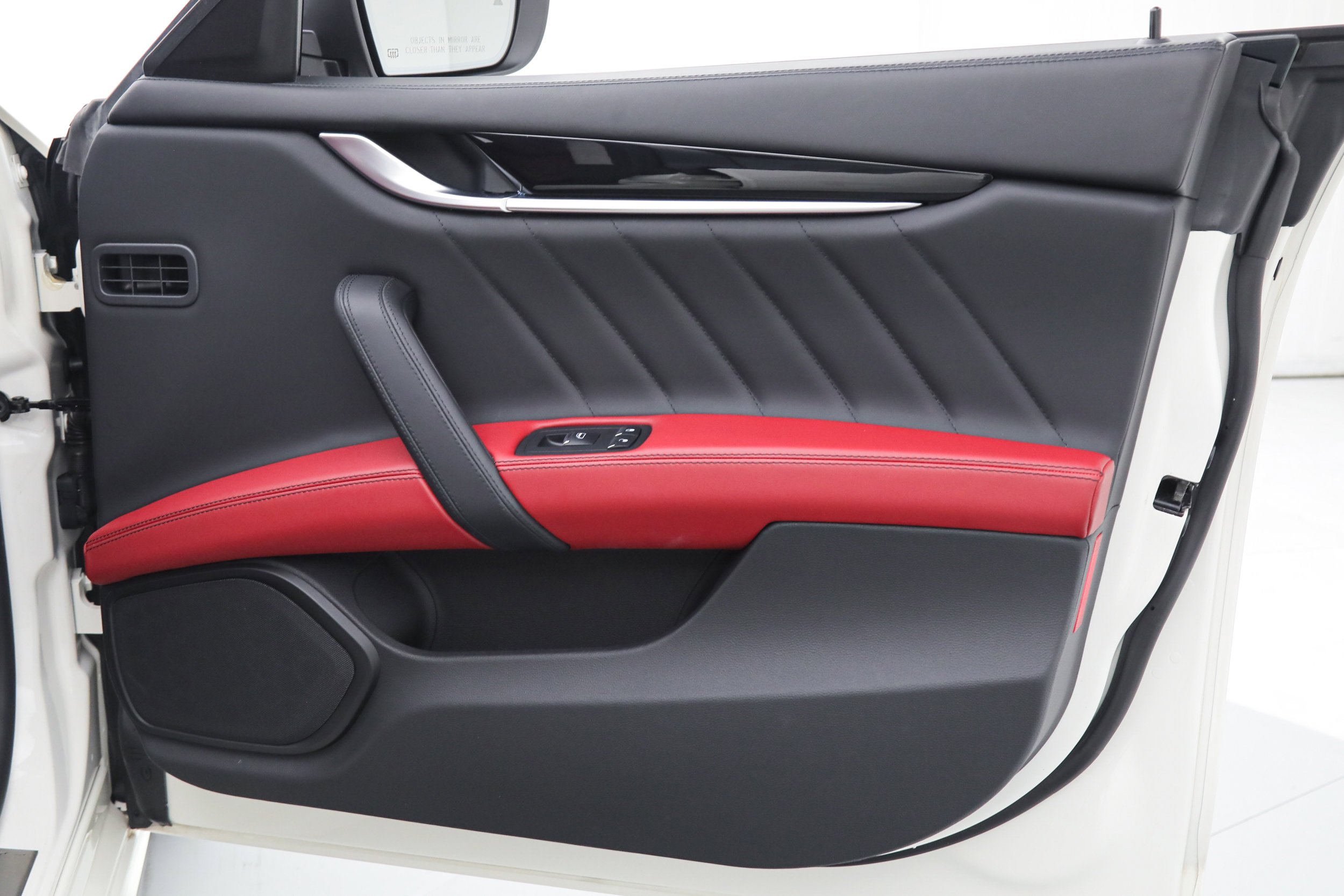 Used 2023 White Maserati Modena image 9