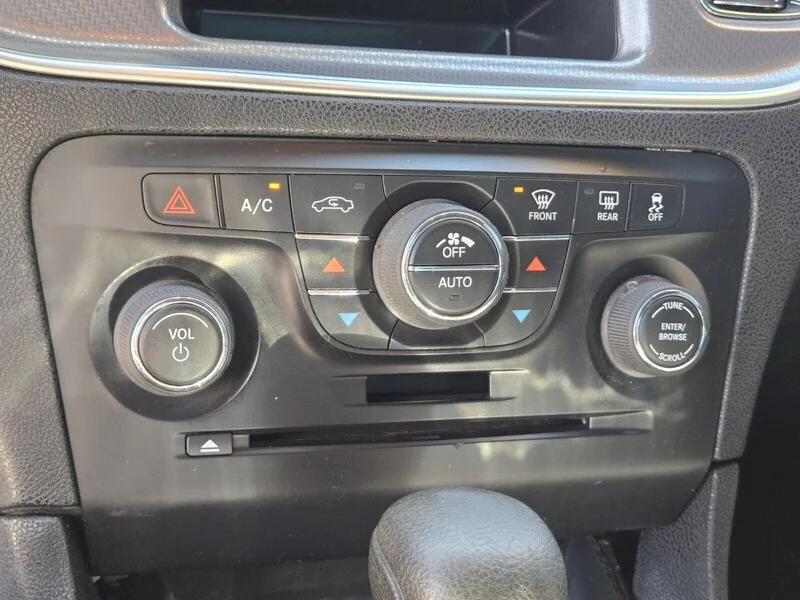 Used 2014 Gray Dodge SE image 19