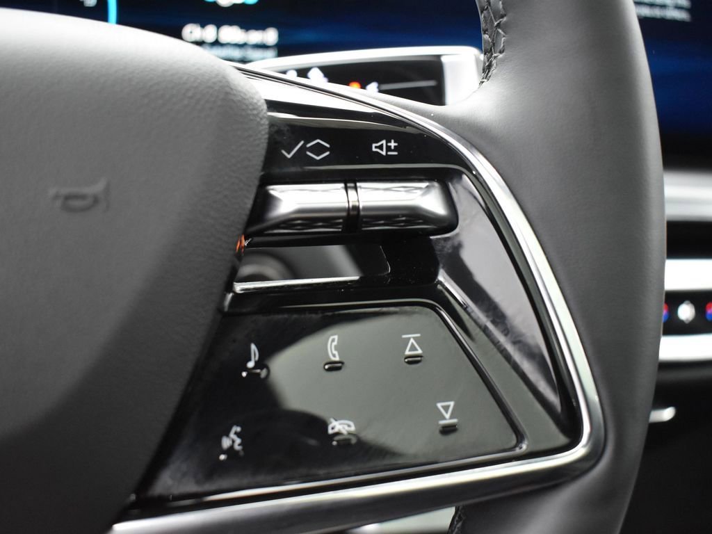 2024 CADILLAC LYRIQ - Image 12